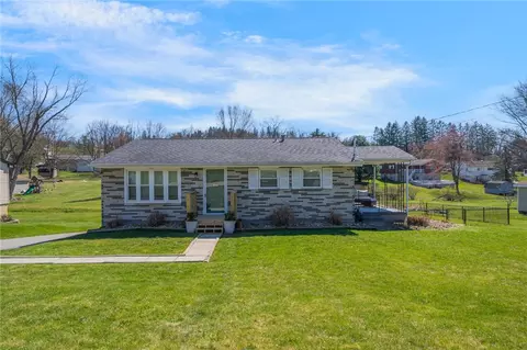 10 Nancy Dr, Jeannette, PA 15644