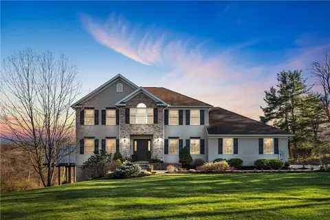 2 Scenic View Dr, Monroeville, PA 15146