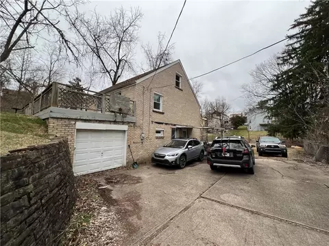2355 Glenbury St, Pittsburgh, PA 15234
