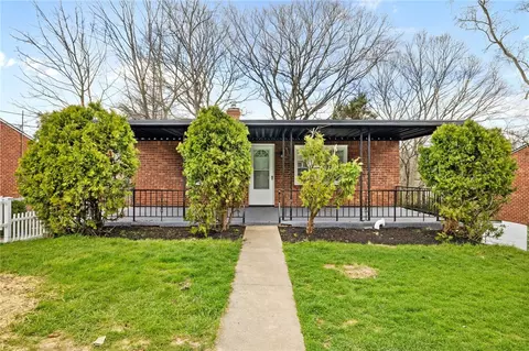 1065 Laurel St, Bridgeville, PA 15017