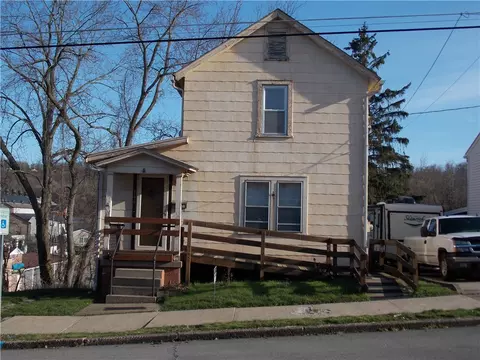 846 Fayette St, Washington, PA 15301