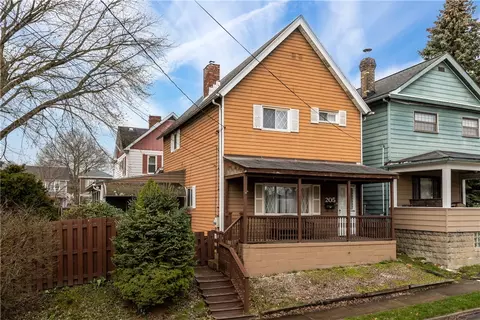 205 Hartrey St, Springdale, PA 15144