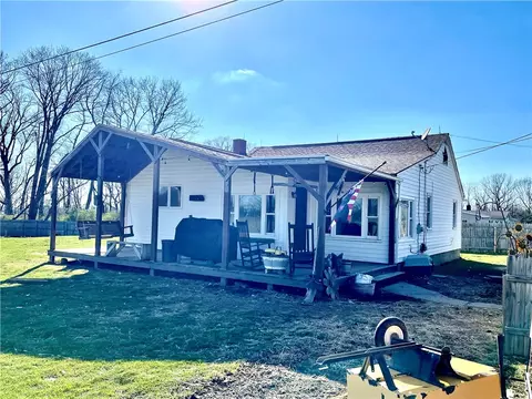 265 Nunamaker Hill Rd, Ford City, PA 16226