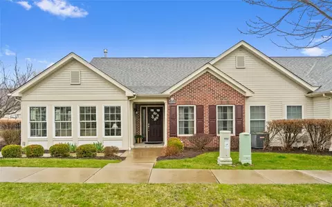 2064 Isleworth Ln, Cranberry Township, PA 16066