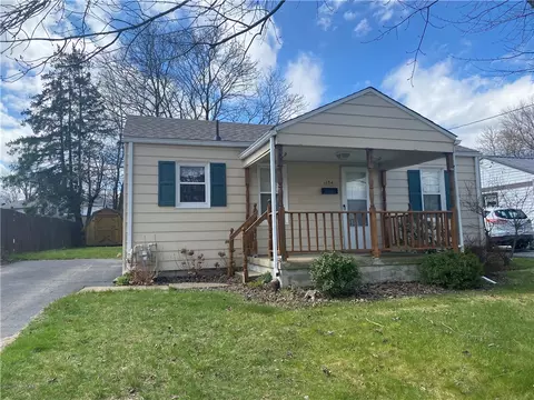 1154 Plum St, Sharon, PA 16146