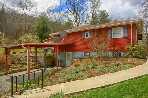 1225 Stitts Run Rd, Vandergrift, PA 15690