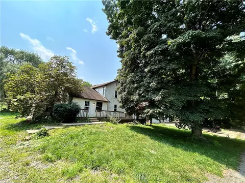 1146 Wampum New Galilee Rd, New Galilee, PA 16141