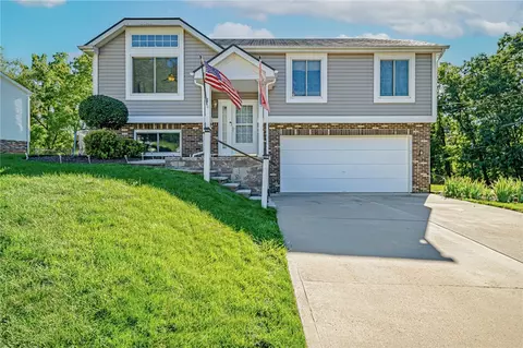 1 Elrond Dr, Pittsburgh, PA 15235
