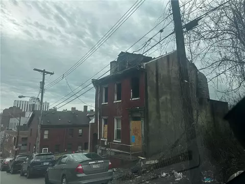 23 Vine St, Pittsburgh, PA 15219