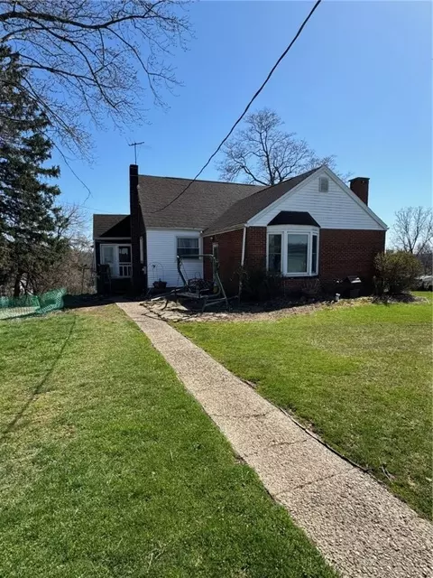 1009 Tray Rd, Irwin, PA 15642