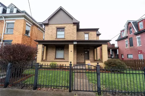 504 S Pittsburgh St, Connellsville, PA 15425