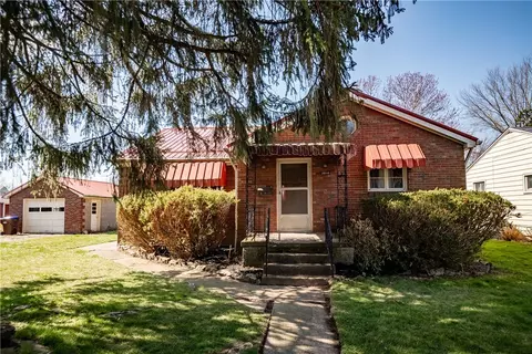 2010 Carolyn St, Farrell, PA 16121