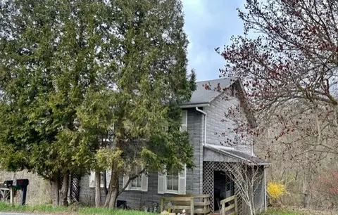 5017 Walton Rd, Finleyville, PA 15332
