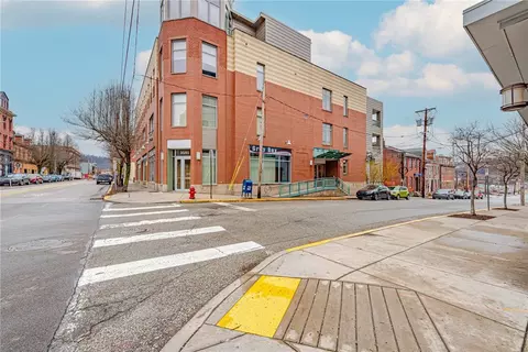 196 36th St #2E, Pittsburgh, PA 15201