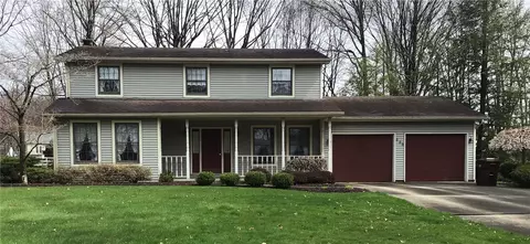 325 Butterfly Ln, Hermitage, PA 16148