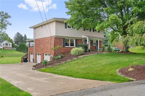 464 Emerald Dr, Pittsburgh, PA 15237
