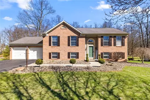 117 Neshannock Trails Dr, New Castle, PA 16105