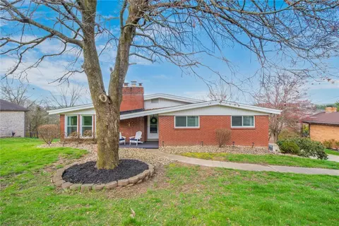 120 Blue Jay Dr, Canonsburg, PA 15317