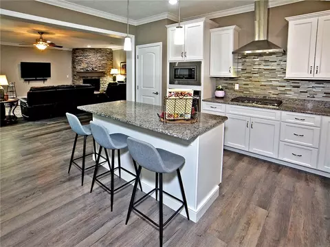Kitchen - 701 Elliot Dr, Irwin, PA 15642 photo 5 of 5