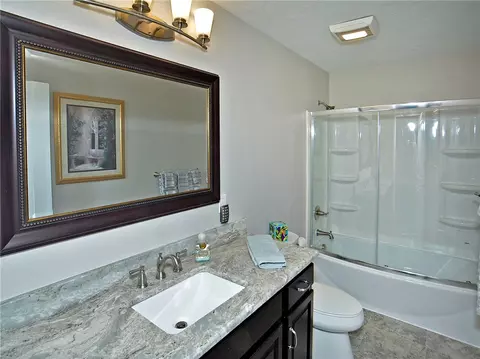Bath - 701 Elliot Dr, Irwin, PA 15642 photo 5 of 5