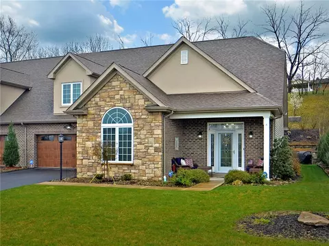 701 Elliot Dr, Irwin, PA 15642