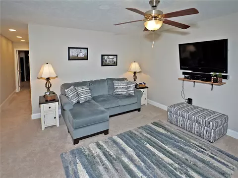 Living - 701 Elliot Dr, Irwin, PA 15642 photo 4 of 4