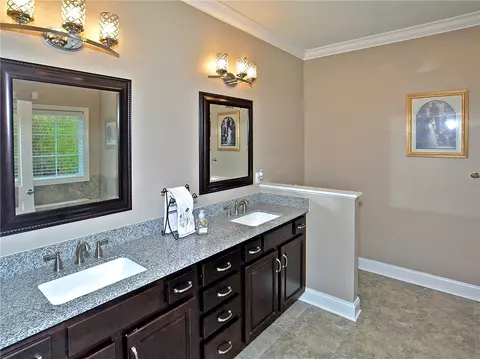 Bath - 701 Elliot Dr, Irwin, PA 15642 photo 1 of 5