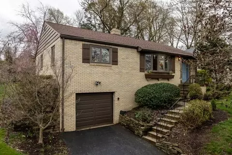 2601 Wyncote Rd, Bethel Park, PA 15102