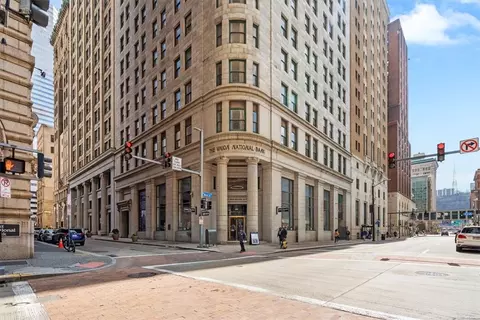 306 4th Ave #1104, Pittsburgh, PA 15222