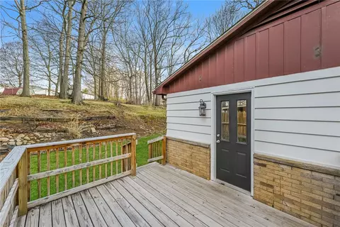 Exterior - 1379 Lincoln Dr, Monaca, PA 15061 photo 2 of 4