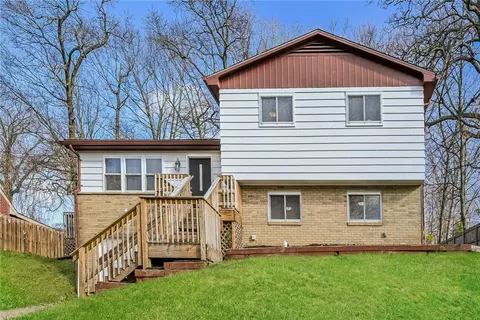 1379 Lincoln Dr, Monaca, PA 15061