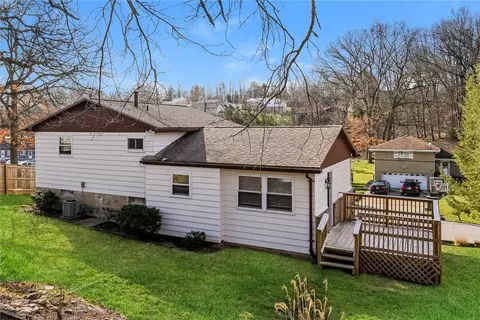 Exterior - 1379 Lincoln Dr, Monaca, PA 15061 photo 4 of 4