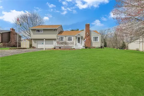 125 Mackall Dr, Beaver, PA 15009