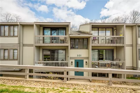 321 Ridge Point Cir #11B, Bridgeville, PA 15017