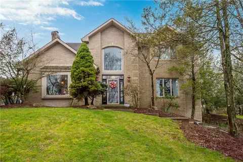 2118 Adams Dr, Clairton, PA 15025