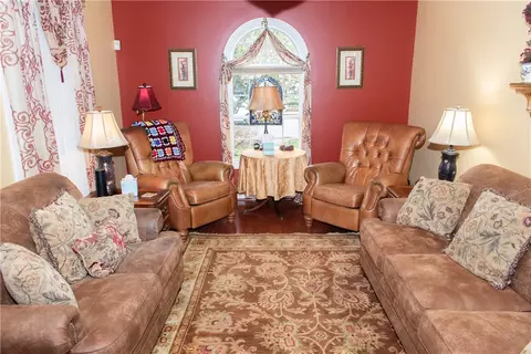 Living - 933 4th St, Beaver, PA 15009 photo 2 of 5
