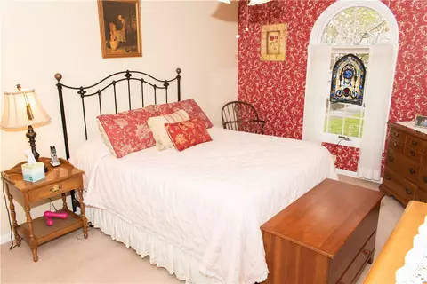 Bedroom - 933 4th St, Beaver, PA 15009 photo 3 of 4
