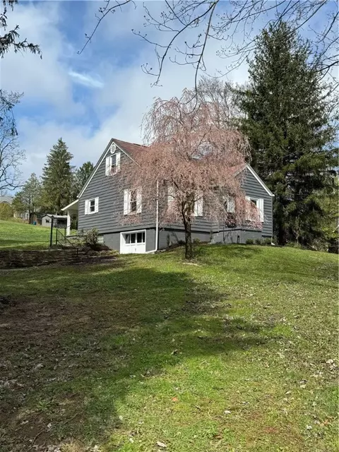 409 White School Rd, Greensburg, PA 15601