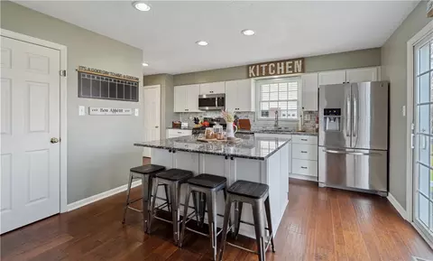 Kitchen - 320 Hickory Nut Dr, Eighty Four, PA 15330 photo 3 of 7