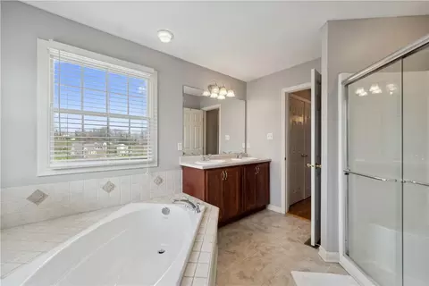 Bath - 320 Hickory Nut Dr, Eighty Four, PA 15330 photo 3 of 4
