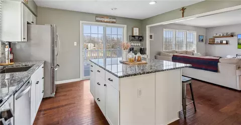 Kitchen - 320 Hickory Nut Dr, Eighty Four, PA 15330 photo 4 of 7