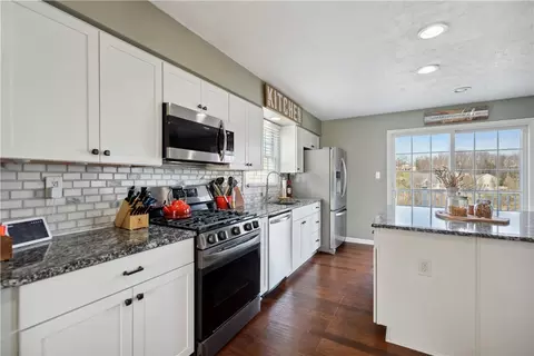 Kitchen - 320 Hickory Nut Dr, Eighty Four, PA 15330 photo 7 of 7