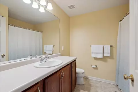 Bath - 320 Hickory Nut Dr, Eighty Four, PA 15330 photo 4 of 4