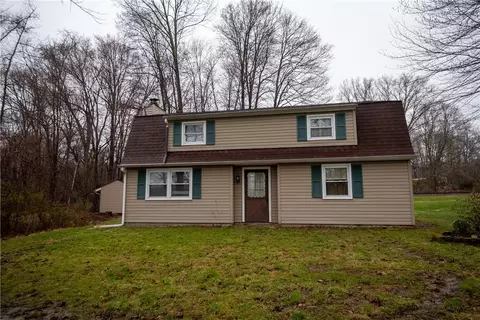 202 St Glory Rd, Greenville, PA 16125