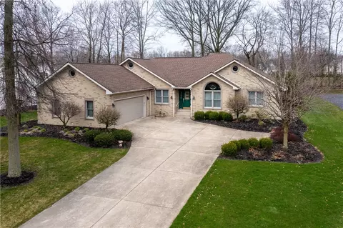 3561 Timber Ln, Hermitage, PA 16148