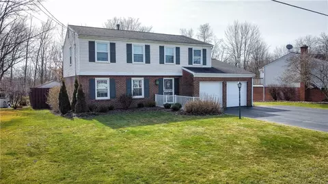 126 Farmington Dr, Butler, PA 16001
