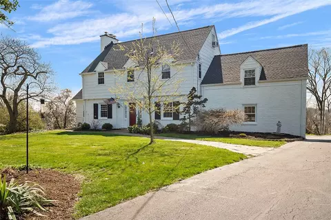 2283 Country Club Dr, Pittsburgh, PA 15241