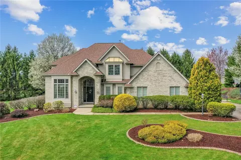 107 Berrybush Dr, Harrison City, PA 15636