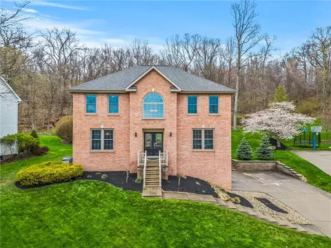 5033 Northfield Dr, Gibsonia, PA 15044