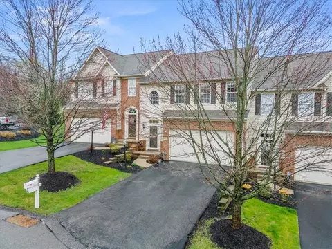 210 Maple Ridge Dr, Canonsburg, PA 15317